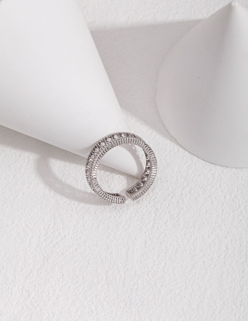 Novia Hollow-Out Ring