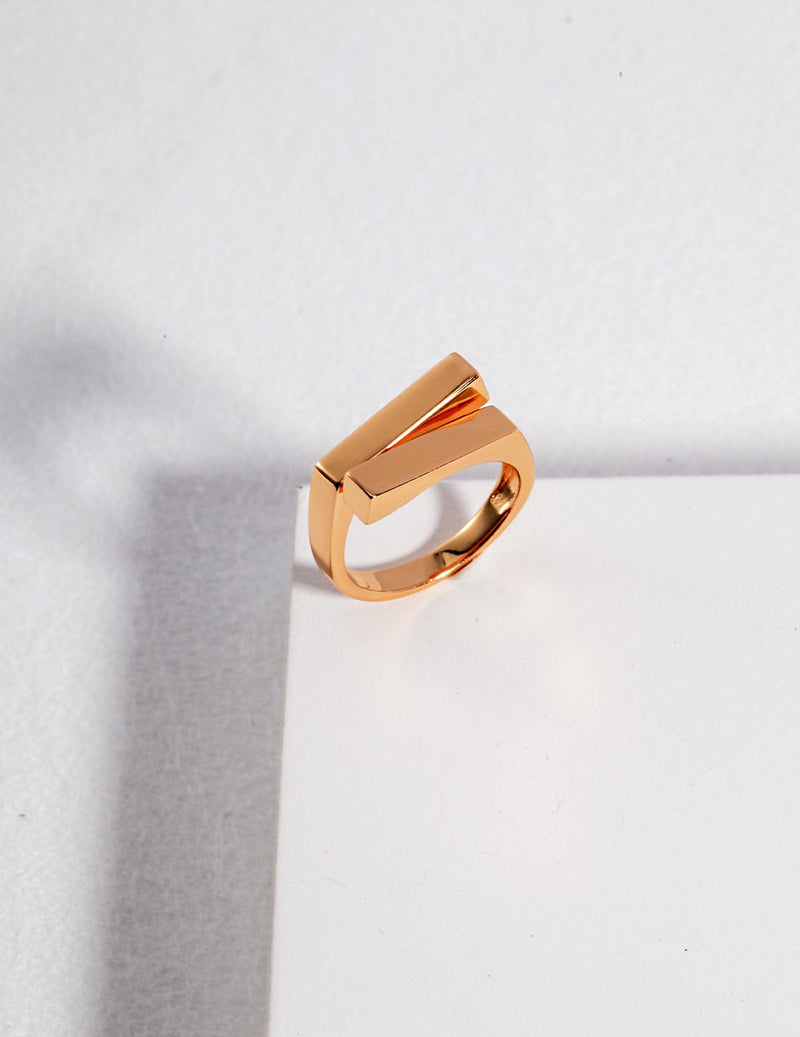 Ursula Minimalist Ring