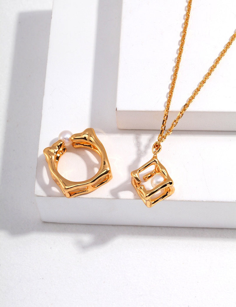 Cube Pearl Necklace