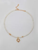 Curve Pearl Necklace