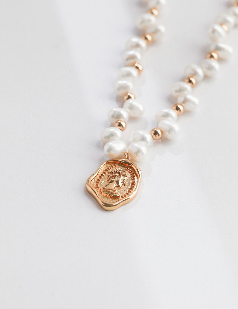 Reine Pearl Necklace